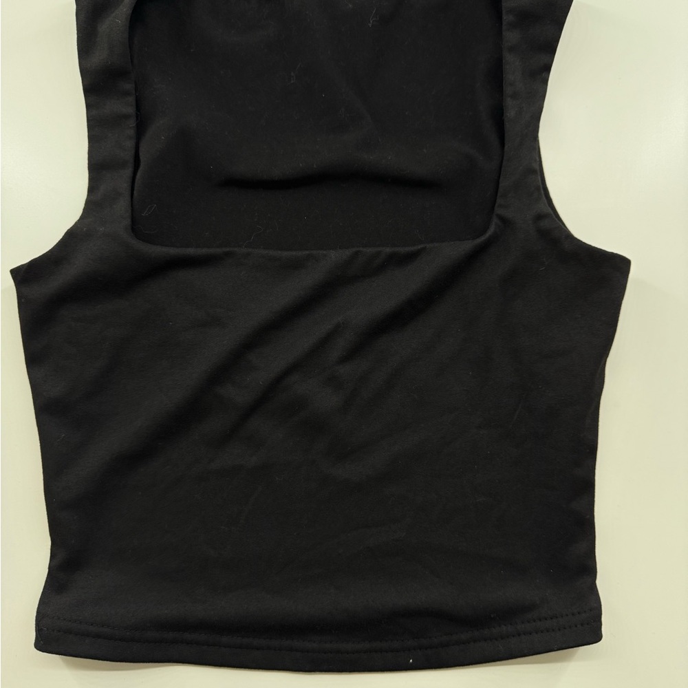 SHEIN Black Sleeveless Crop Tank Top